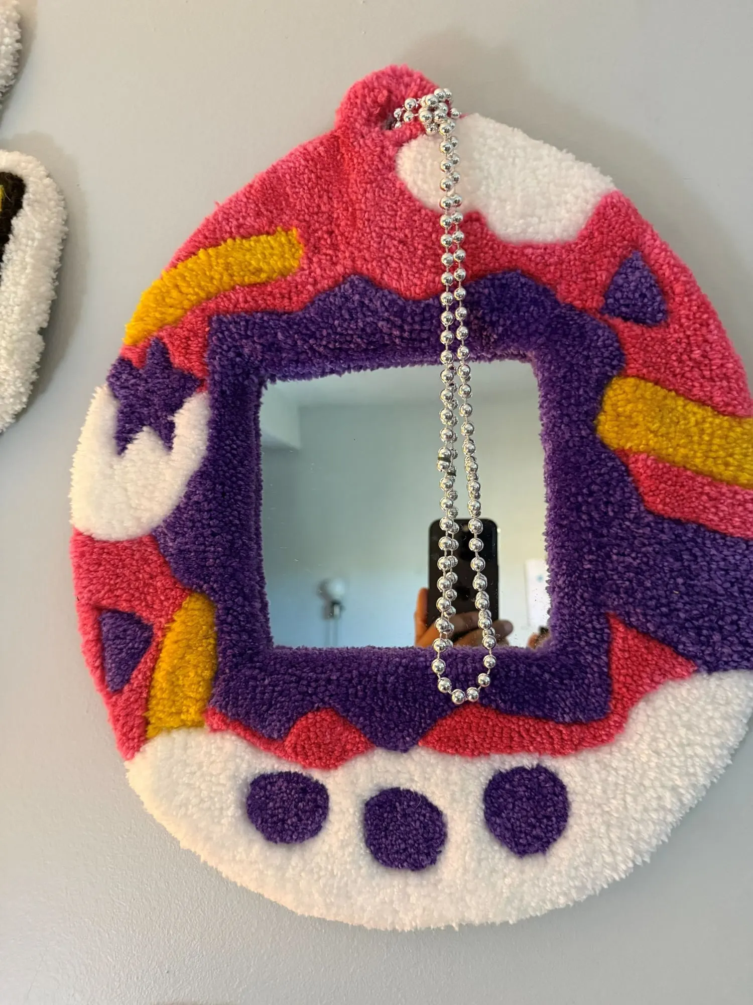 Miroir tufté coloré en forme de console de jeu